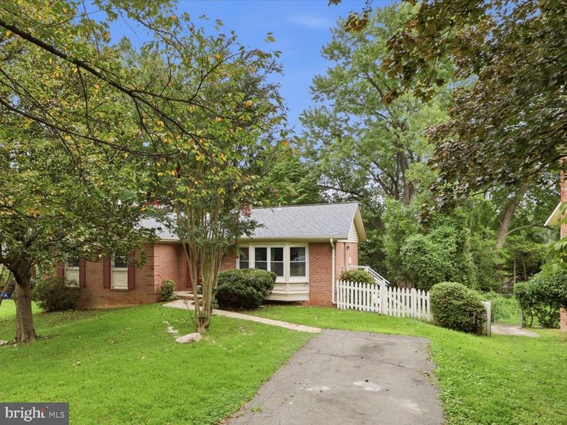 12823 Camellia Dr, Silver Spring, MD 20906
