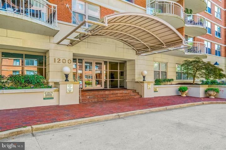 1200 Braddock Pl #209, Alexandria, VA 22314