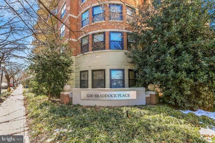 1200 Braddock Pl #209, Alexandria, VA 22314