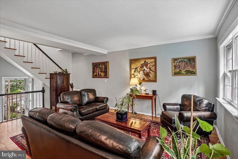 1600 Ripon Pl, Alexandria, VA 22302