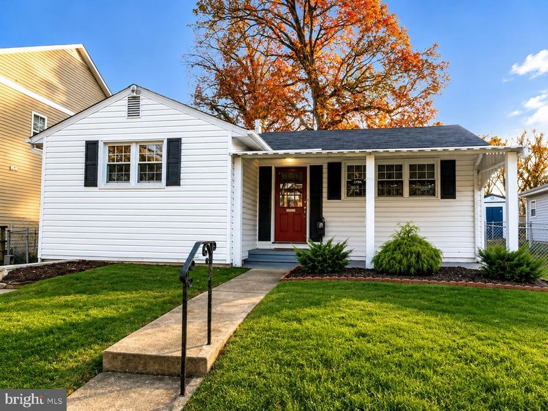 3902 Lawrence Ave, Kensington, MD 20895