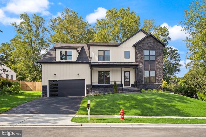 318 Center St N, Vienna, VA 22180