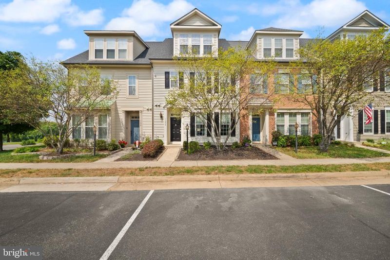 11976 Benton Lake Rd, Bristow, VA 20136