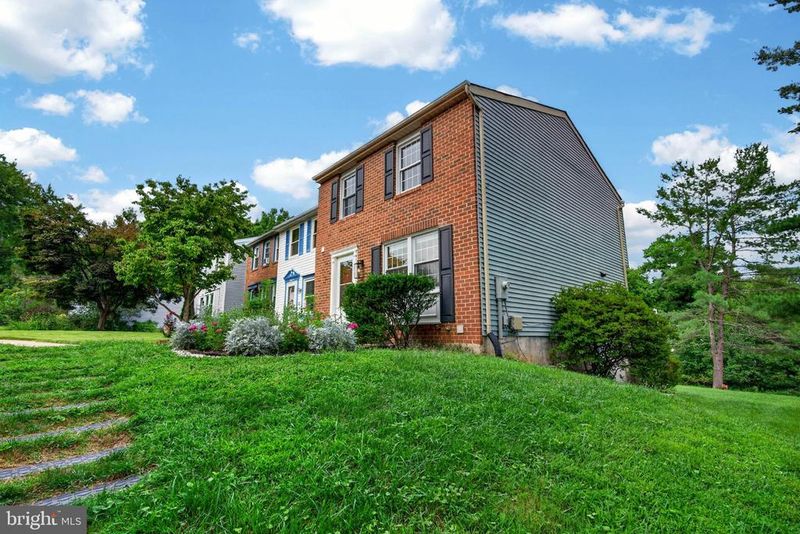 10632 Delfield Ct, Laurel, MD 20723