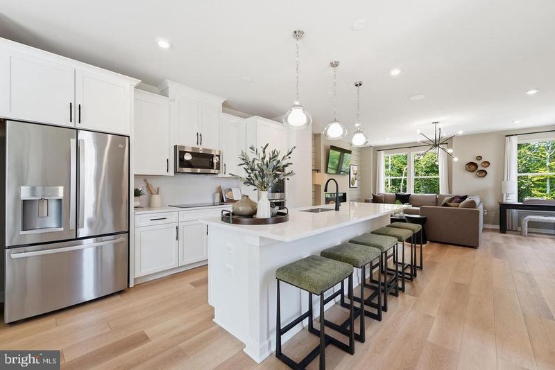 46325 Cranston St, Potomac Falls, VA 20165