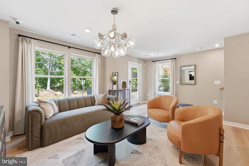 46325 Cranston St, Potomac Falls, VA 20165