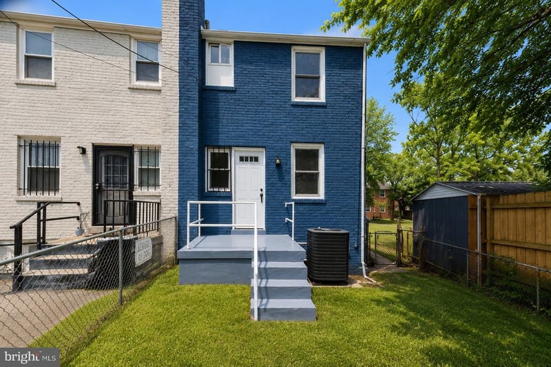 210 62nd St NE, Washington, DC 20019