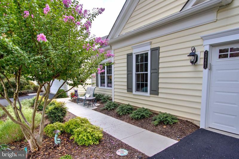 20663 Golden Ridge Dr, Ashburn, VA 20147
