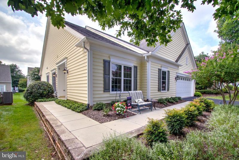 20663 Golden Ridge Dr, Ashburn, VA 20147