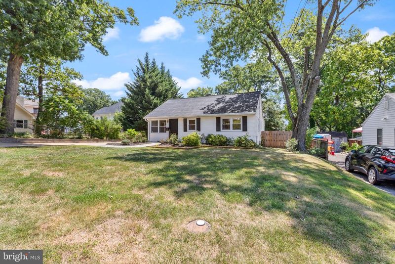 7315 Friden Dr, Falls Church, VA 22043