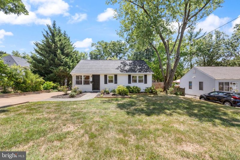 7315 Friden Dr, Falls Church, VA 22043