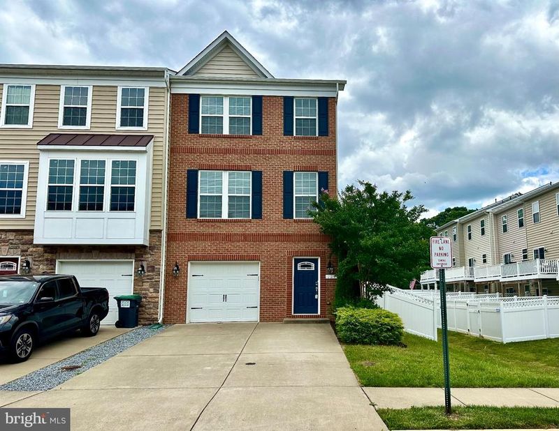 121 Hidden Brook Dr, Fredericksburg, VA 22405