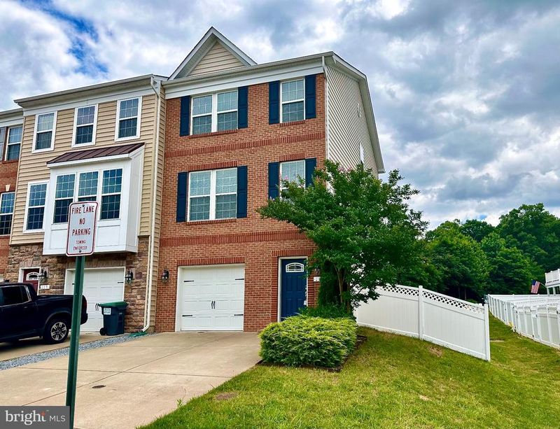 121 Hidden Brook Dr, Fredericksburg, VA 22405