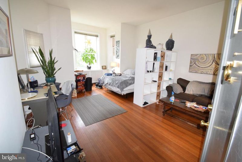 2112 O St NW #1, Washington, DC 20037
