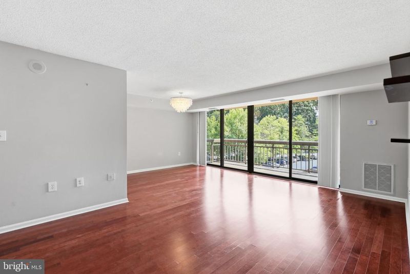 2230 George C Marshall Dr #420, Falls Church, VA 22043