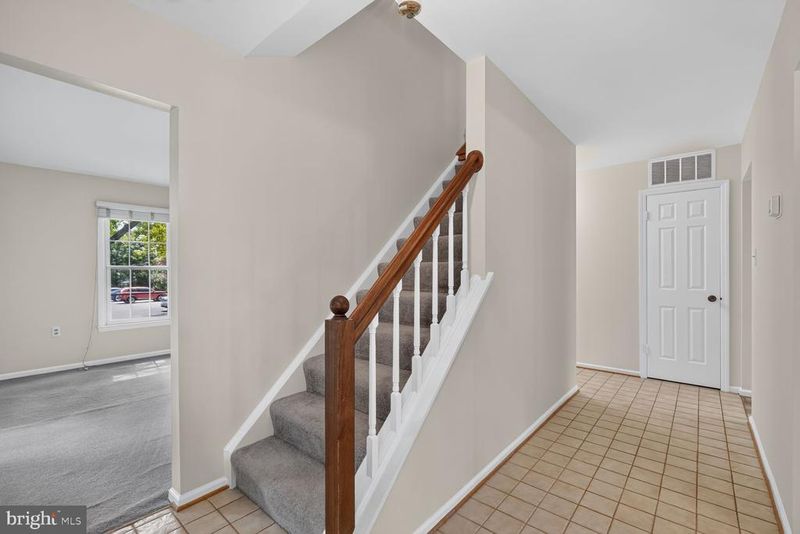 6548 Bermuda Green Ct, Alexandria, VA 22312