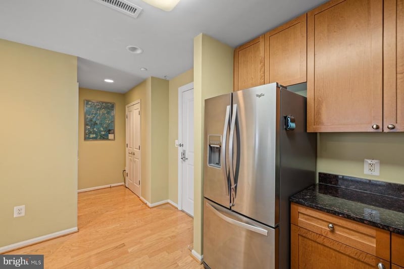 11700 Old Georgetown Rd #806, North Bethesda, MD 20852