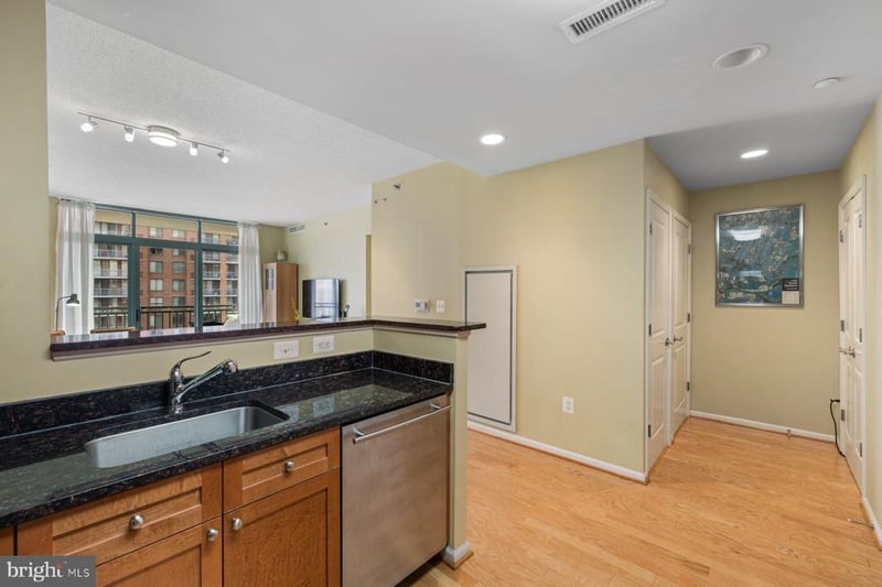 11700 Old Georgetown Rd #806, North Bethesda, MD 20852