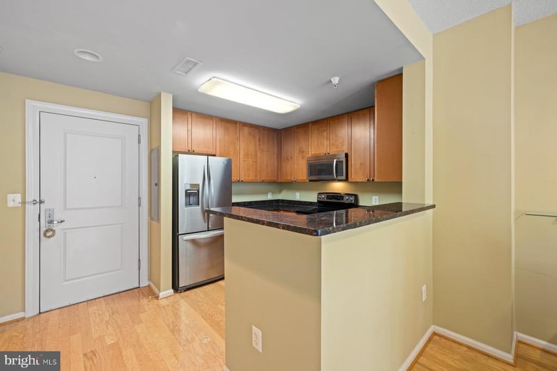 11700 Old Georgetown Rd #806, North Bethesda, MD 20852