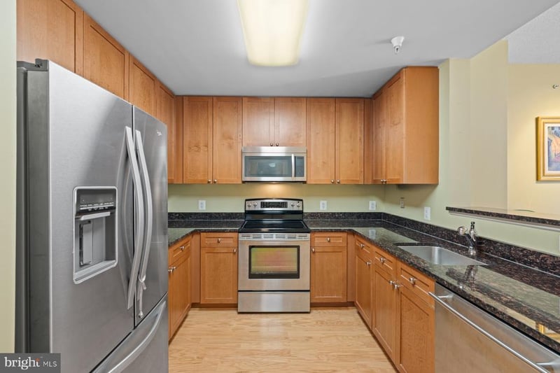11700 Old Georgetown Rd #806, North Bethesda, MD 20852