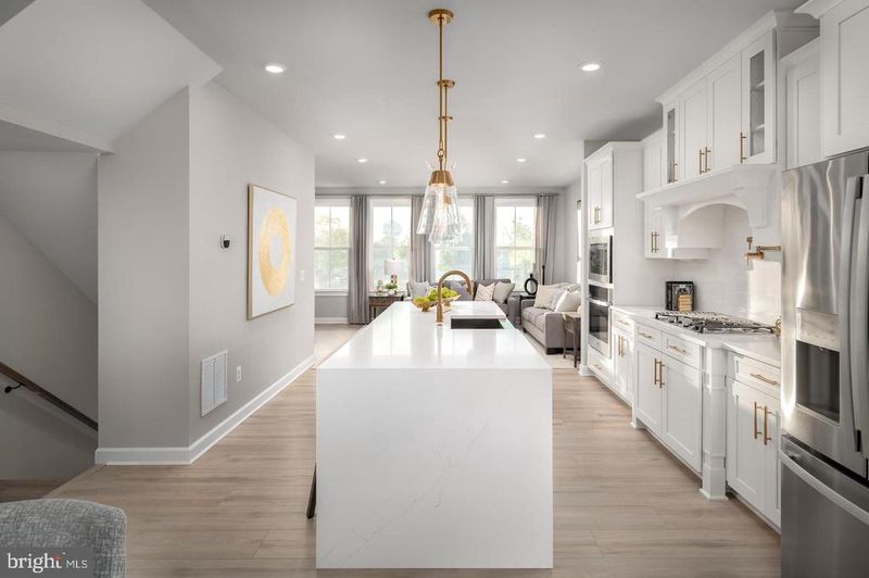 6815 16th St NW, Washington, DC 20012