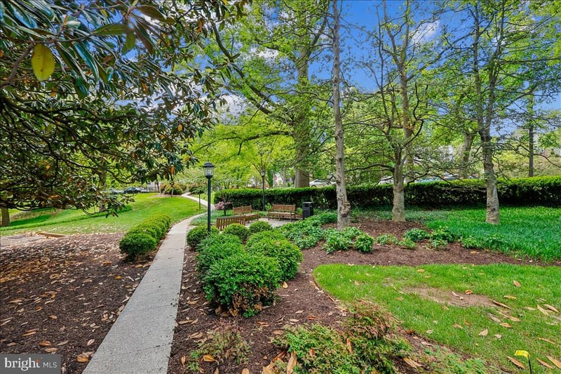 4200 Cathedral Ave NW #716, Washington, DC 20016
