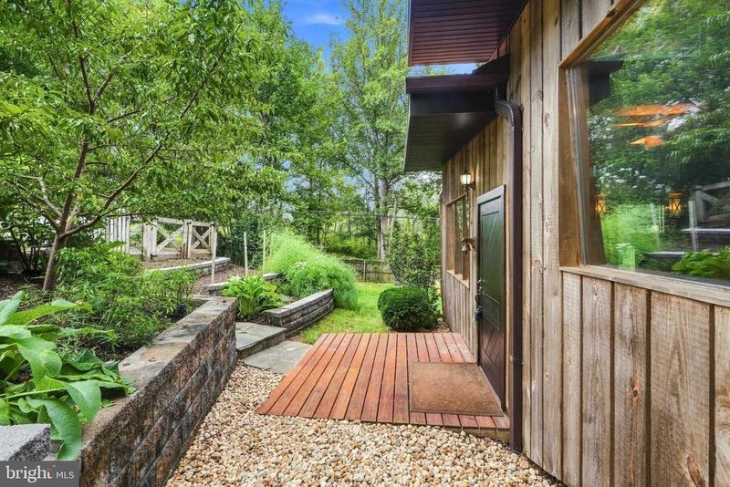 7221 Clifton Rd, Clifton, VA 20124