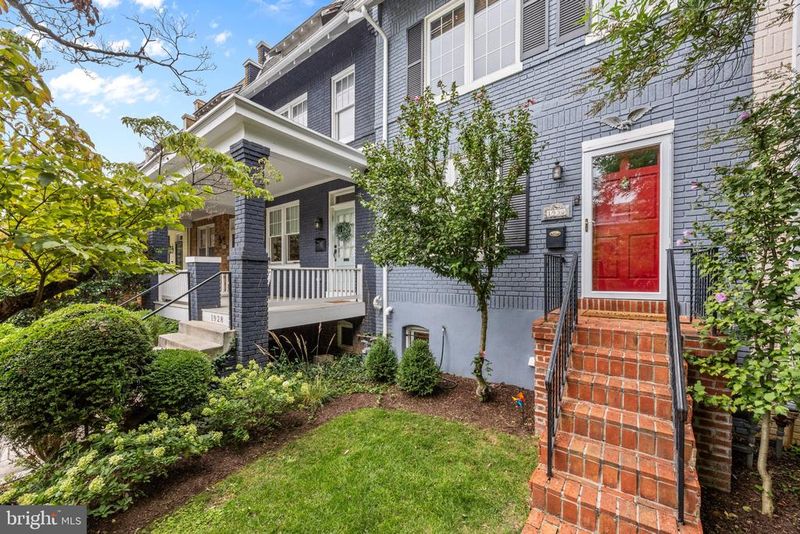1930 37th St NW, Washington, DC 20007