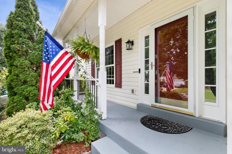 4 Saint Christophers Dr, Stafford, VA 22556