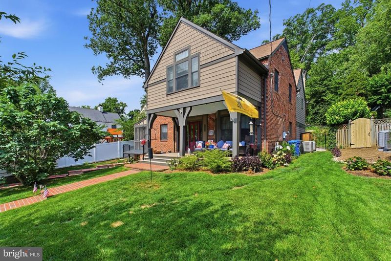 2354 N Oakland St, Arlington, VA 22207