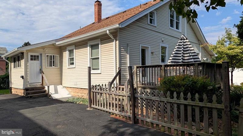 802 S Glebe Rd, Arlington, VA 22204