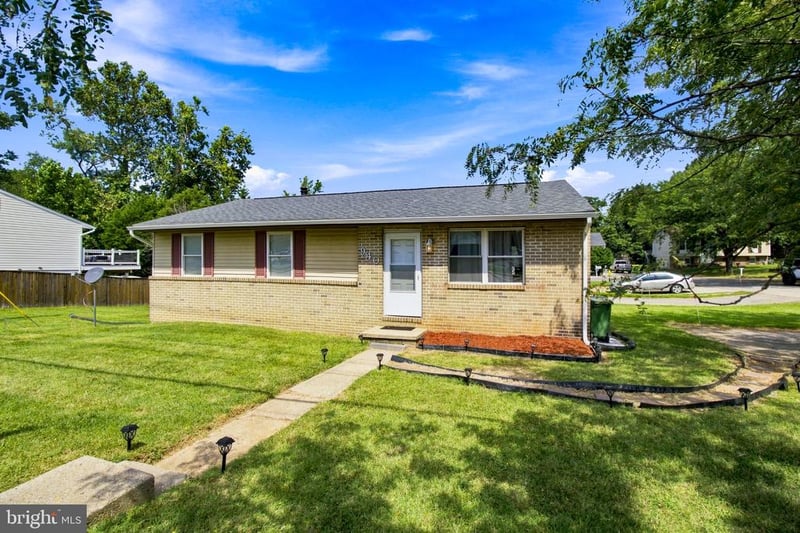 940 Hammonds Ln, Brooklyn, MD 21225