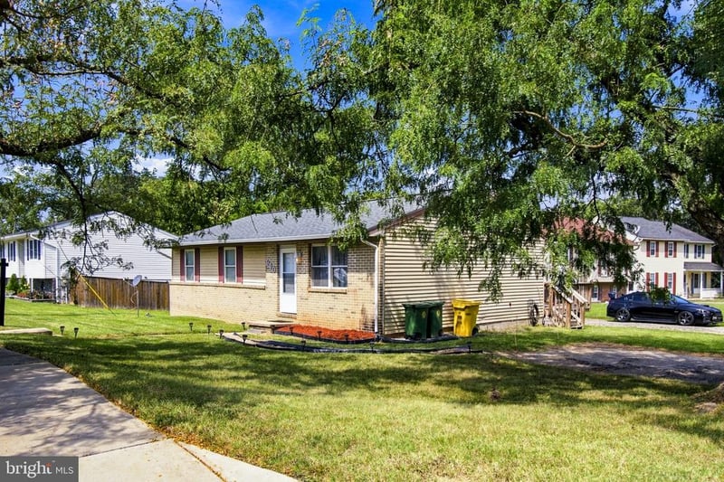 940 Hammonds Ln, Brooklyn, MD 21225
