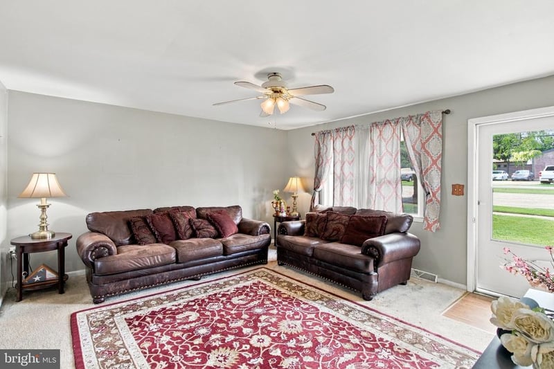 940 Hammonds Ln, Brooklyn, MD 21225