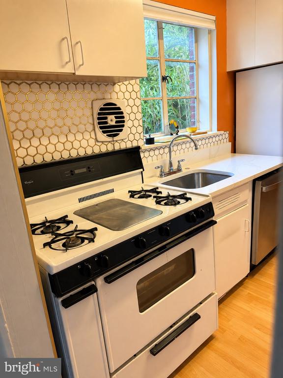 5024 River Rd, Bethesda, MD 20816