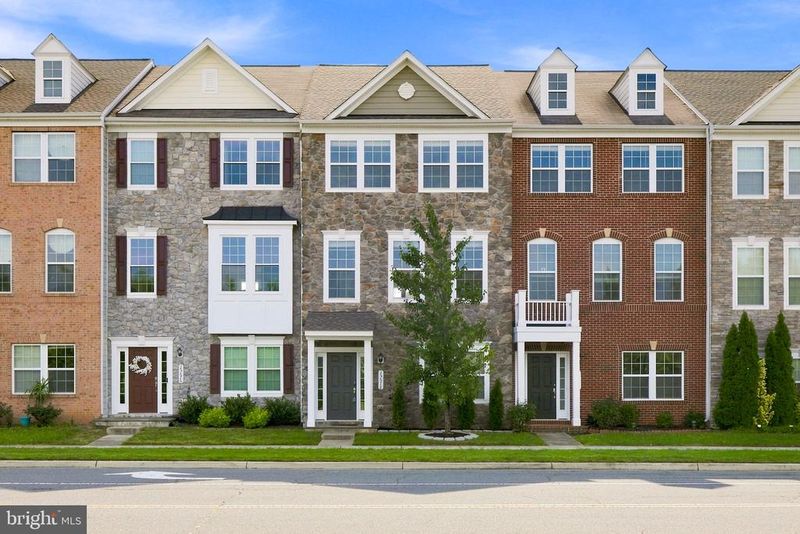 25678 Pleasant Valley Rd, Chantilly, VA 20152