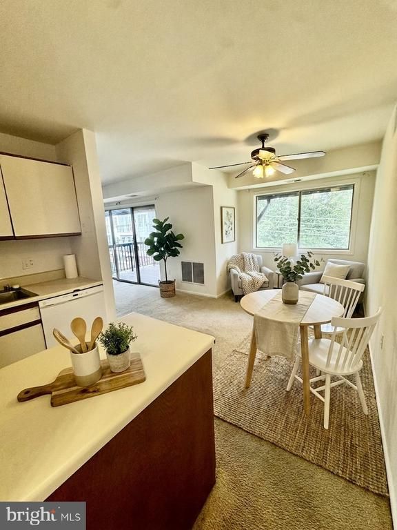 202 Park Terrace Ct SE #21, Vienna, VA 22180