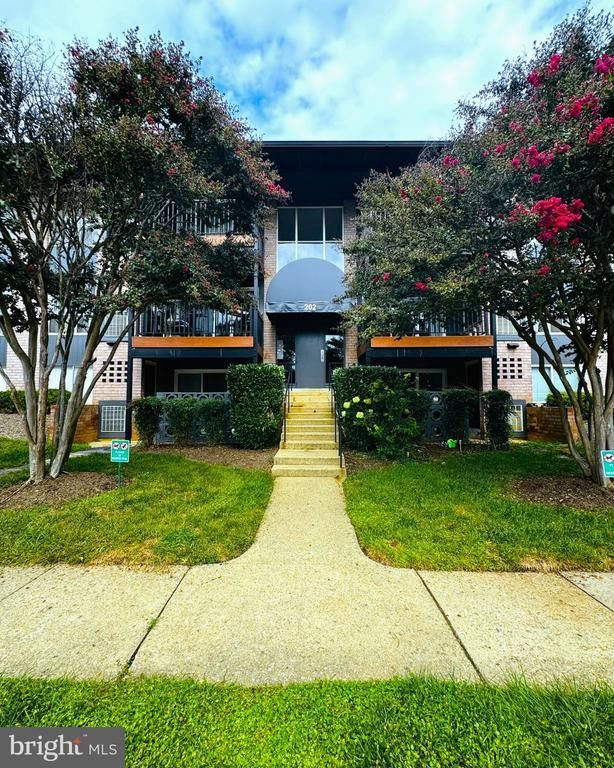 202 Park Terrace Ct SE #21, Vienna, VA 22180
