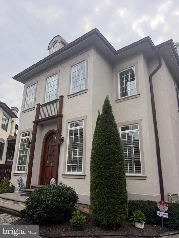 2324 N Quebec St, Arlington, VA 22207