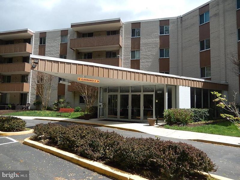7505 Democracy Blvd #A-122, Bethesda, MD 20817