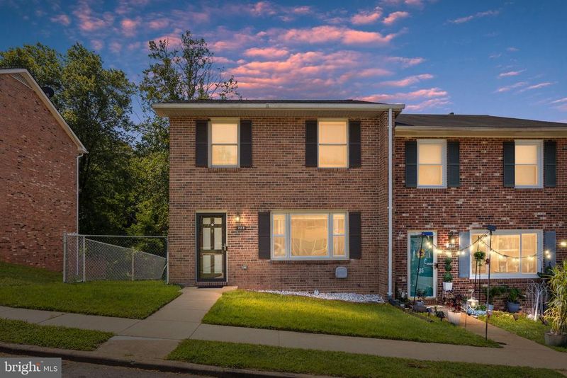 233 Overlook Ct, Fredericksburg, VA 22405