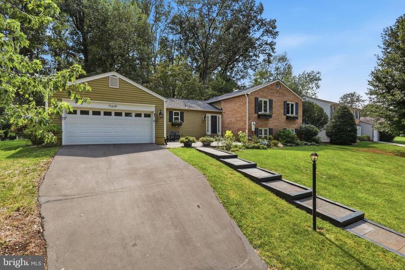 9641 Cinnamon Creek Dr, Vienna, VA 22182