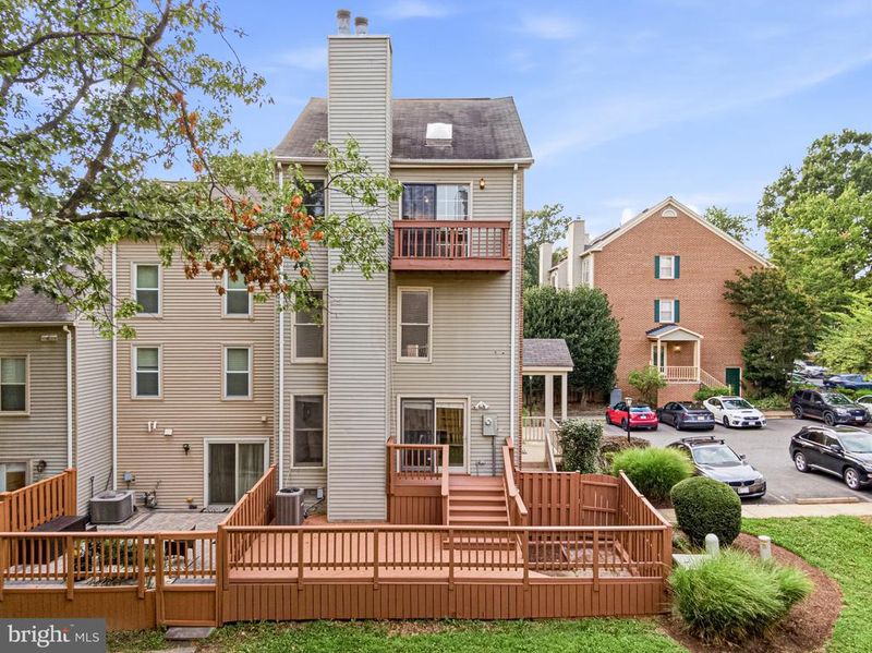 7561 Chrisland Cv, Falls Church, VA 22042