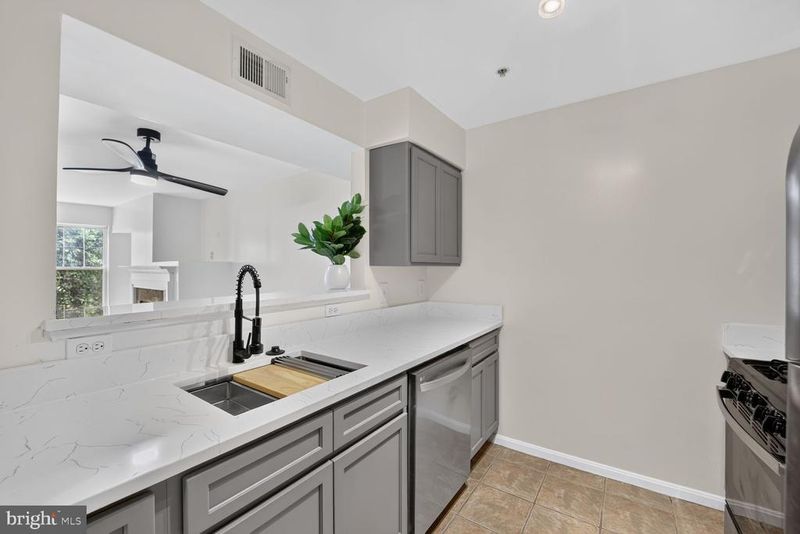 13900 Farnsworth Ln #4305, Upper Marlboro, MD 20772