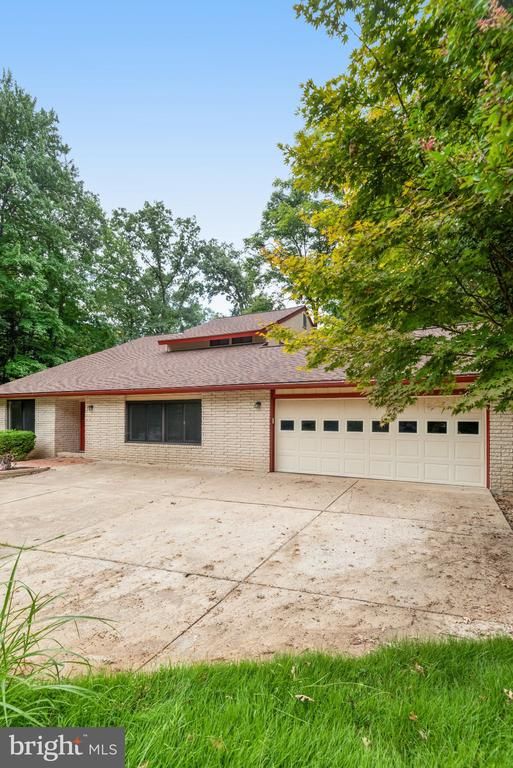 5340 Aylor Rd, Fairfax, VA 22032