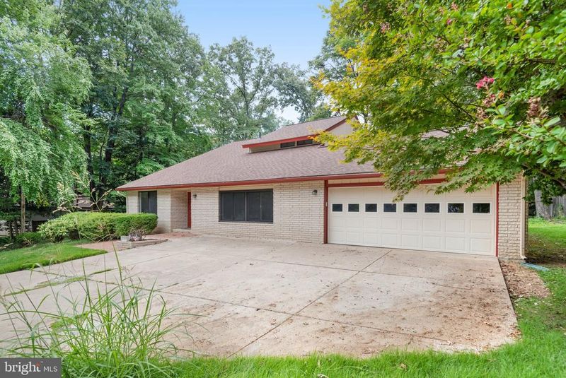 5340 Aylor Rd, Fairfax, VA 22032