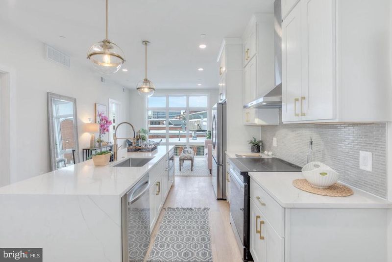4347 Harrison St NW #8, Washington, DC 20015