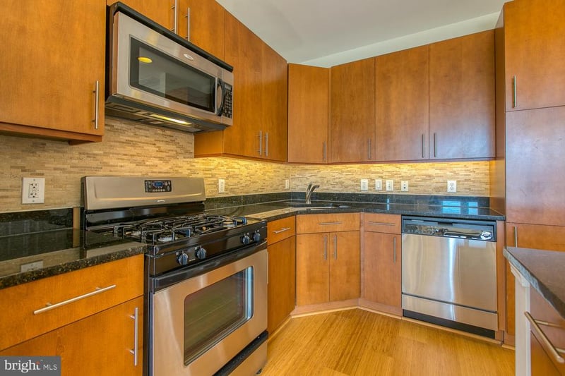 444 W Broad St #515, Falls Church, VA 22046