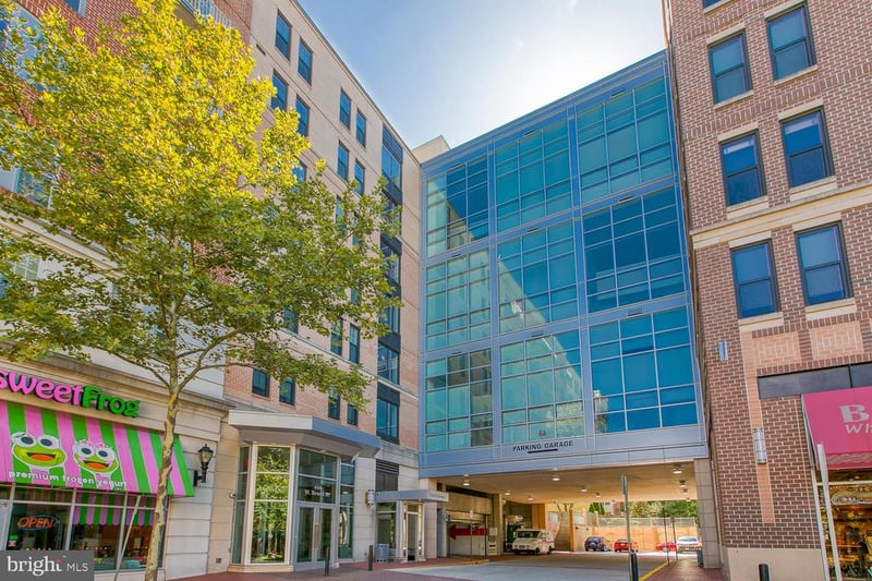 444 W Broad St #515, Falls Church, VA 22046