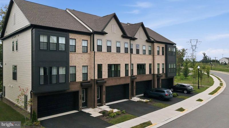 22976 Copper Tree Ter, Ashburn, VA 20148